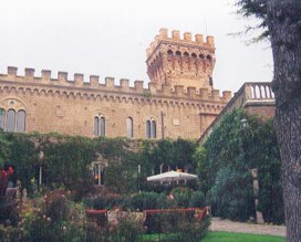 Wedding Settings in Italy: Castle