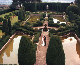 Wedding Settings in Italy: Gardens