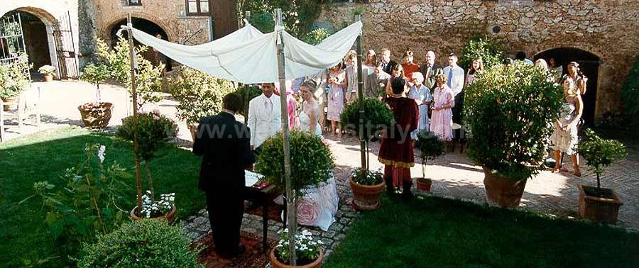 Intimate simple ceremony in Tuscany Intimate simple ceremony in Tuscany