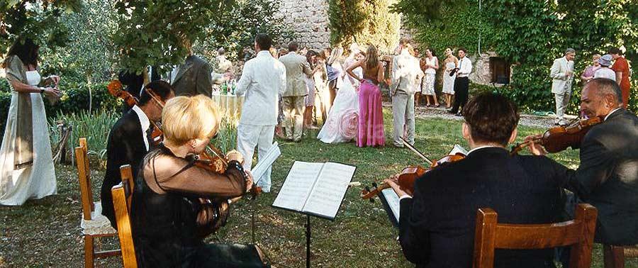 party music in a Tuscan castle party music in a Tuscan castle