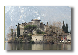 CASTLE WEDDINGS IN LAKE'S VALLEY