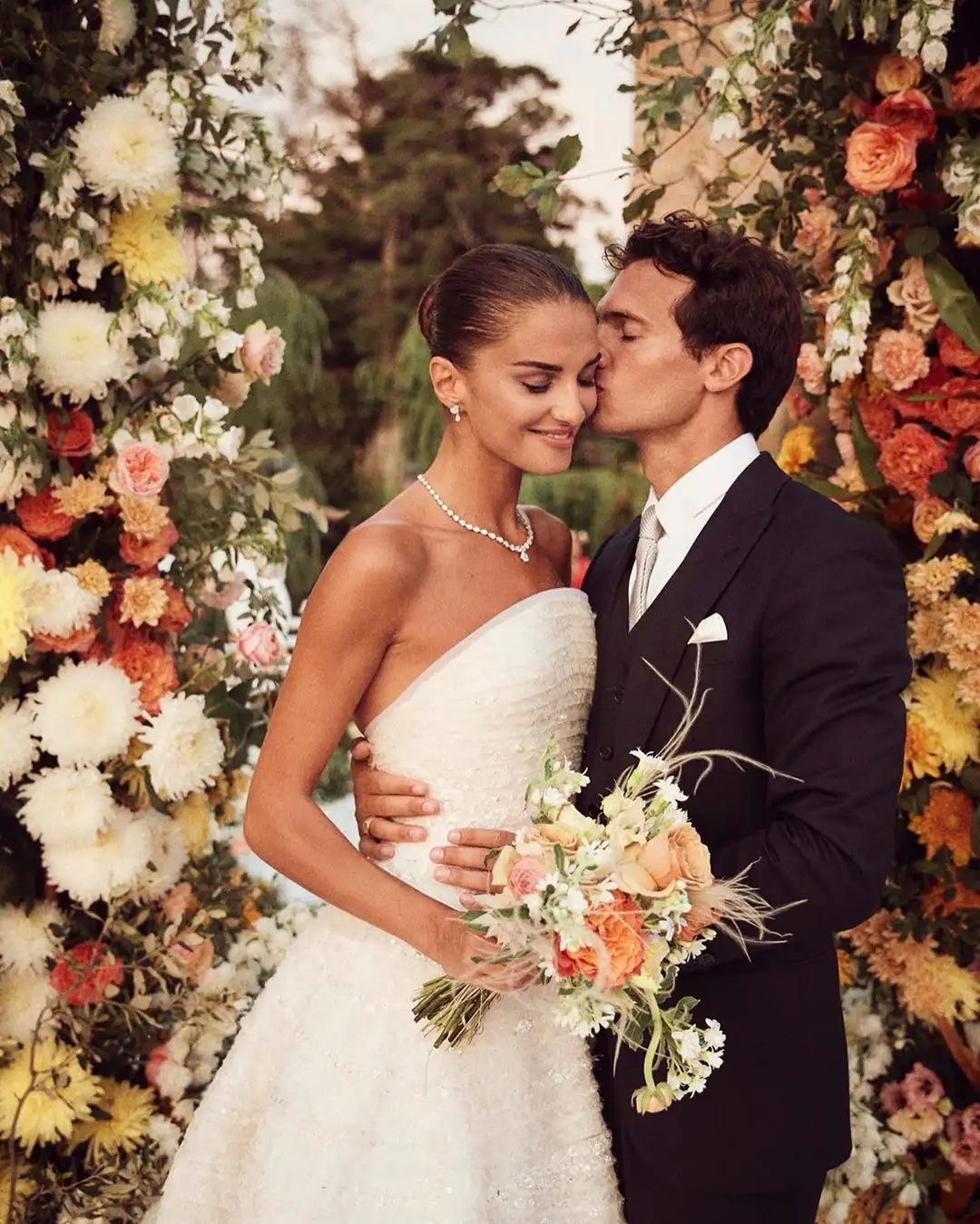 Riccardo Pozzoli and Gabrielle Caunesil’s Romantic Tuscany Wedding: A Celebration of Love and Elegance