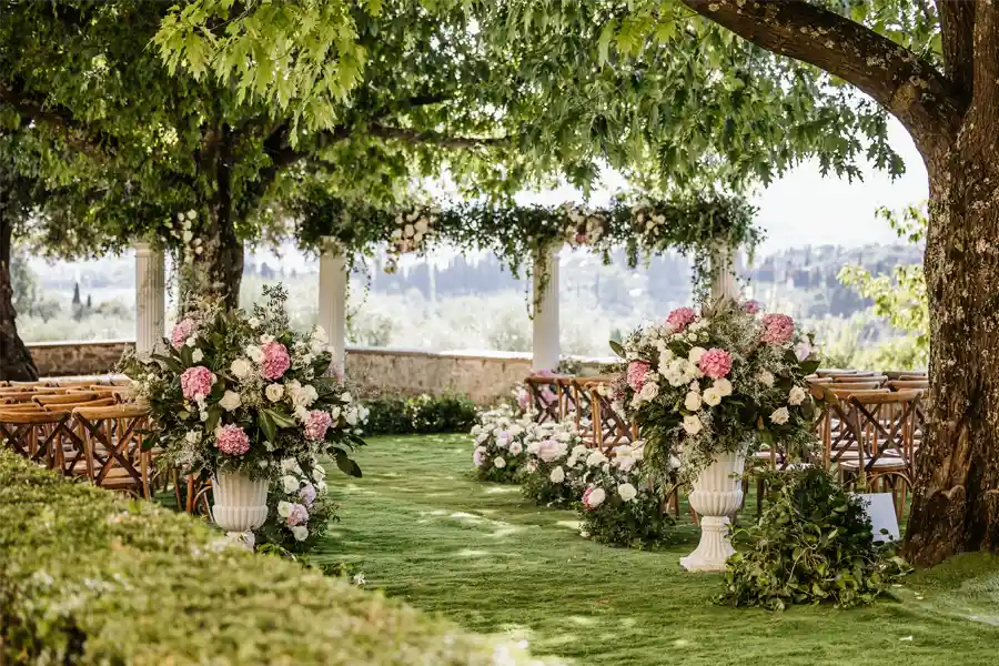 Top 10 Outdoor Wedding Venues in Tuscany