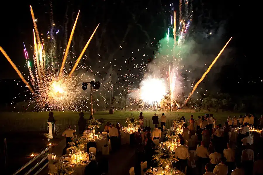 Legal compliance for late night weddings in Italy