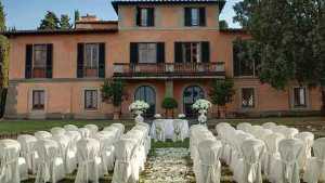 Outdoor florence ceremony