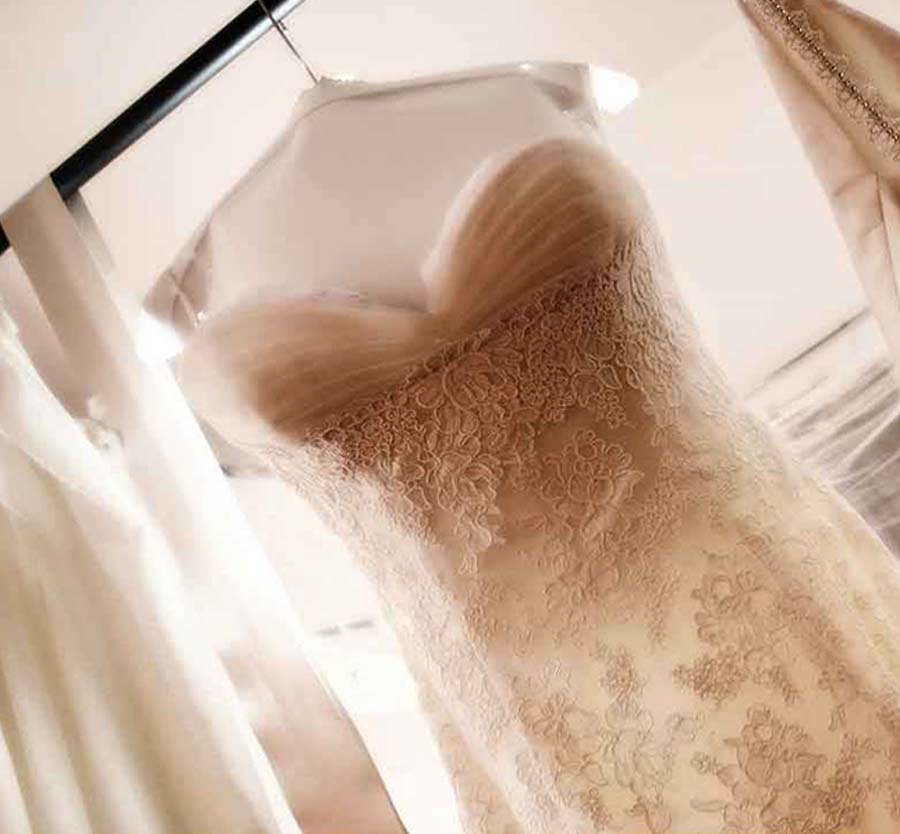 Wedding favors, invitations, weddings gowns and italian accessories