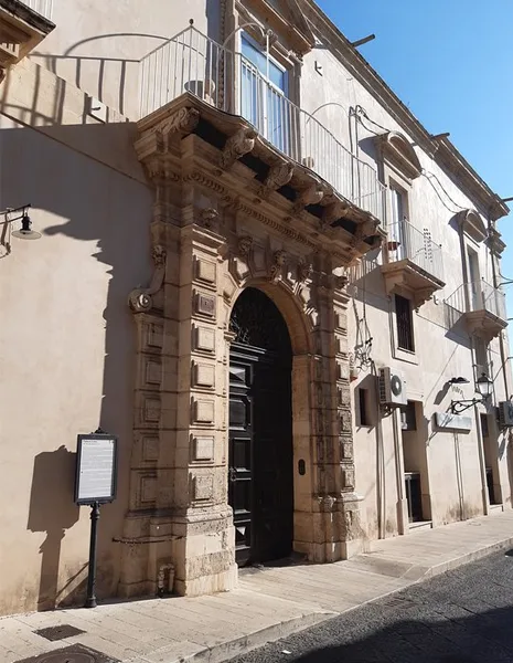 PALAZZO LUTRI