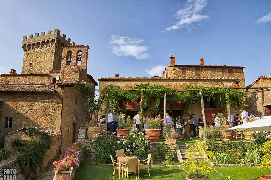 Wedding Castello di Gargonza Toscana Arezzo