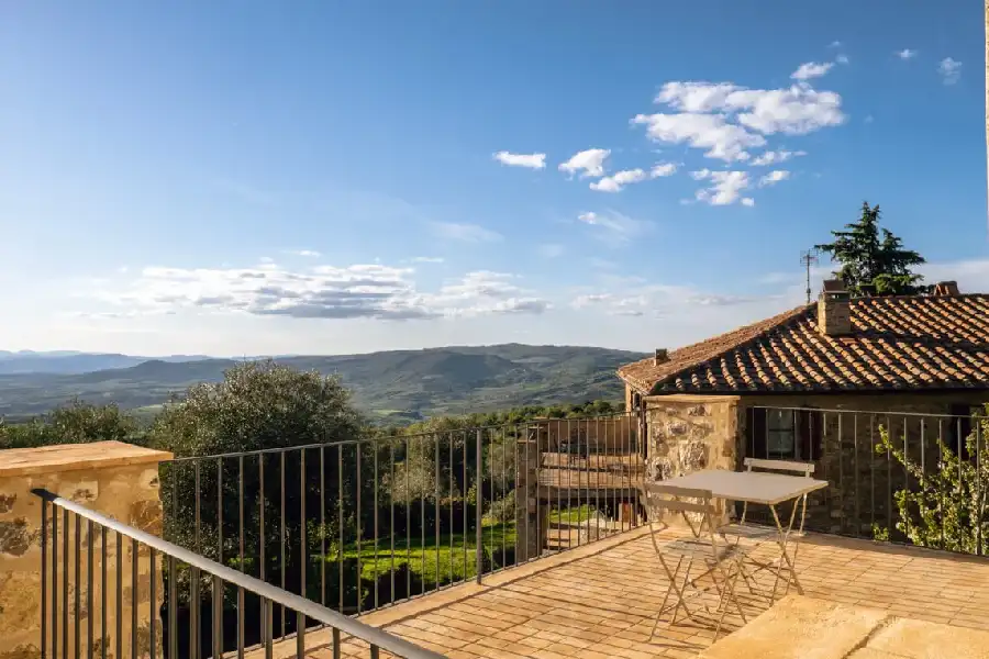 Wedding at Podere Montale – Tuscan borgo overlooking Val d’Orcia