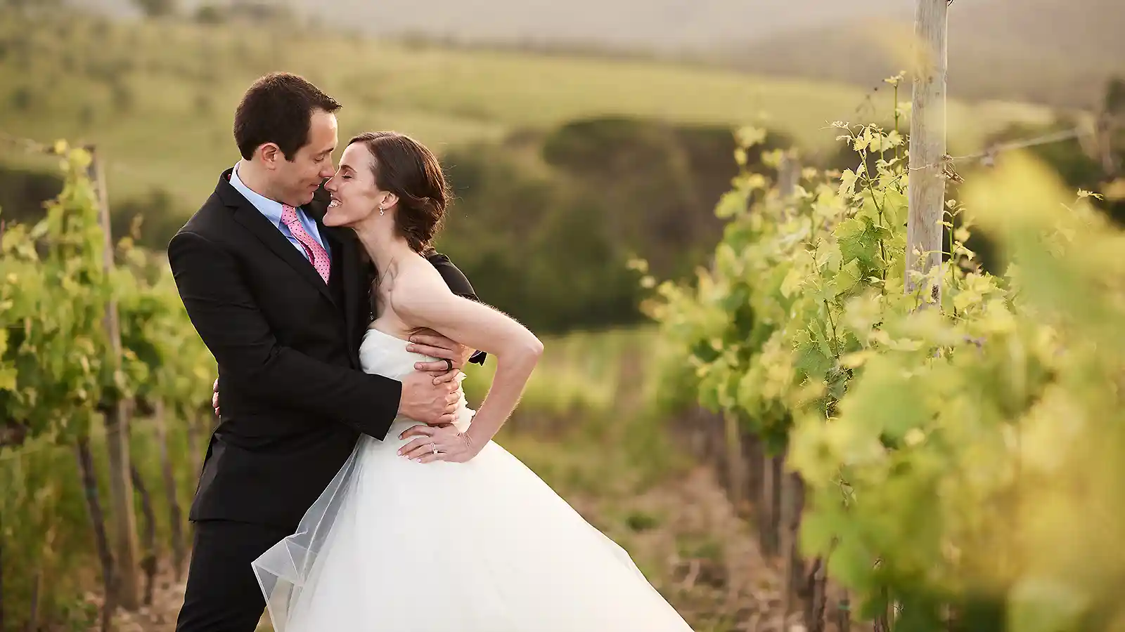 Elopement in Tuscany – Romantic Wedding among Vineyards and Hills