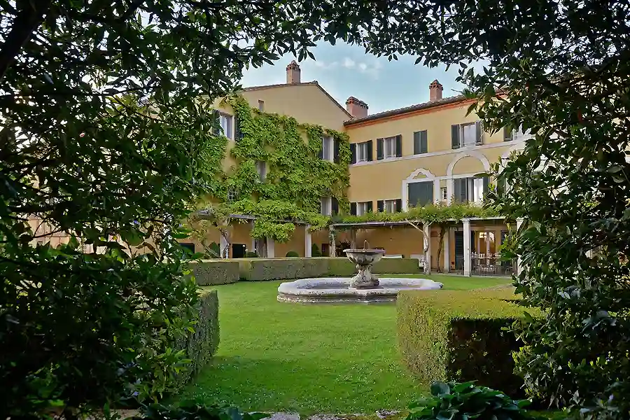 Villa La Foce Wedding Venue | Historic Garden Estate in Val d’Orcia