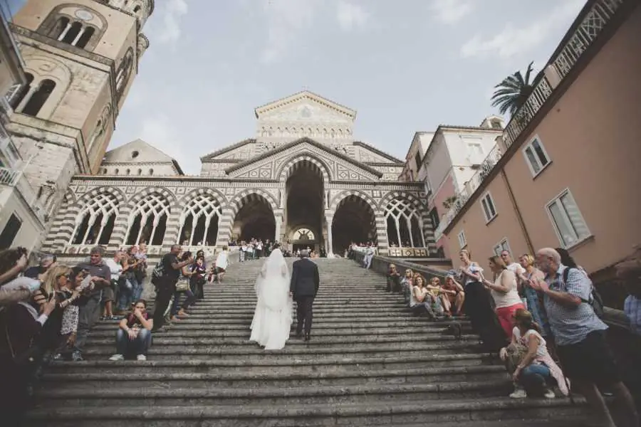 Weddings in Italy organizes legal, catholic and protestant weddings in churches in Italy: Tuscany, Amalfi Coast, Florence, Italian Riviera, Rome, Venice, Vatican City