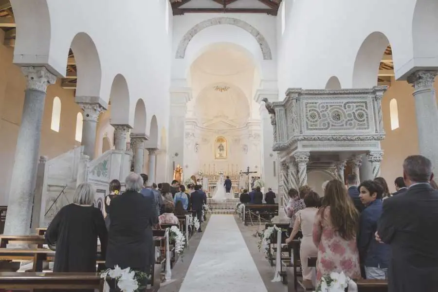 Weddings in Italy organizes legal, catholic and protestant weddings in churches in Italy: Tuscany, Amalfi Coast, Florence, Italian Riviera, Rome, Venice, Vatican City