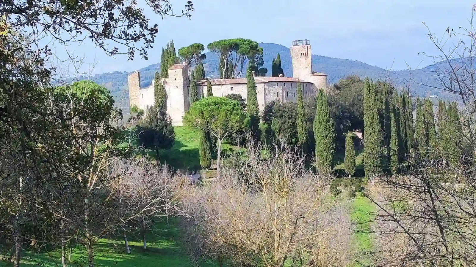 Castello di Reschio wedding in Umbria